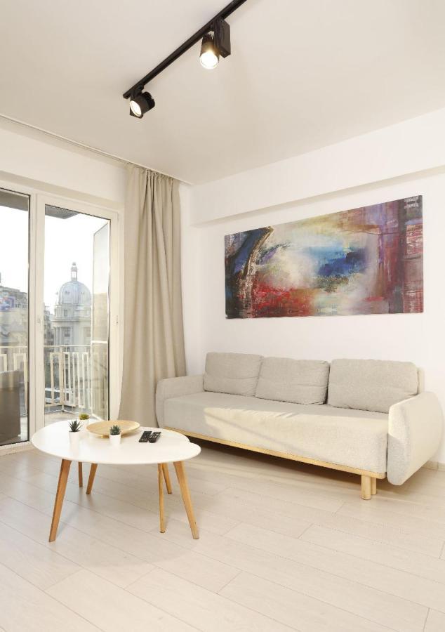 2 Bedroom Apartment With Amazing View In City Center 부쿠레슈티 외부 사진