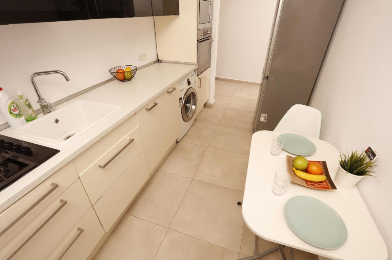 2 Bedroom Apartment With Amazing View In City Center 부쿠레슈티 외부 사진
